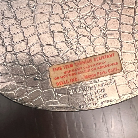 Silver jewelry box 5.5 x 4.5 by Eleanor Claire made in Japan - Picture 4 of 6